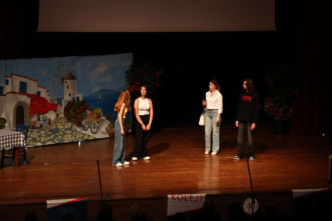 Yönelt Koleji’nden Sanat Dolu Gece: “Kalbim Ege’de Kaldı” Büyük Beğeni Topladı 9